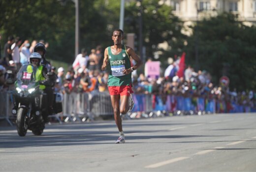 Tamirat Tola kraloval olympijskému maratonu v rekordu her